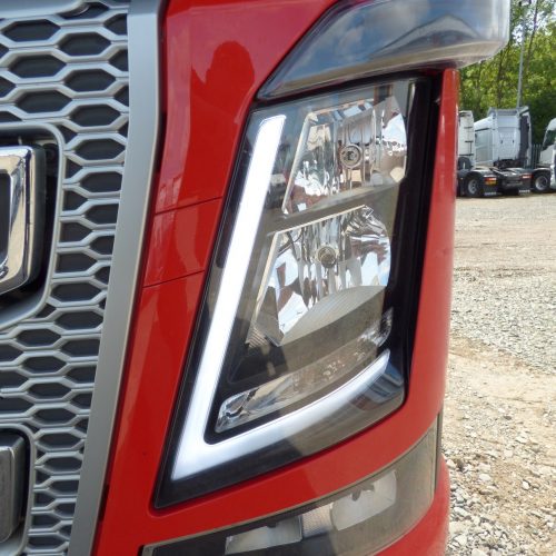 Volvo FH16 650 Eu6 6x4 Tractor Unit 2016 Headlight