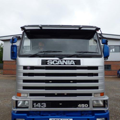Scania R143 450 Streamline 4x2 Tractor Unit Front View